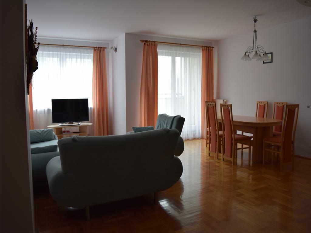 Dgm Apartment Varşovia Exterior foto